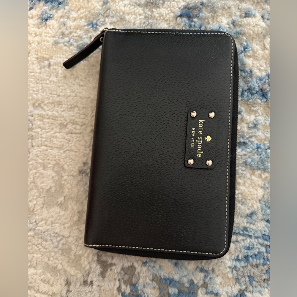 Kate Spade Wellesley Black Zip-Around Wallet EUC